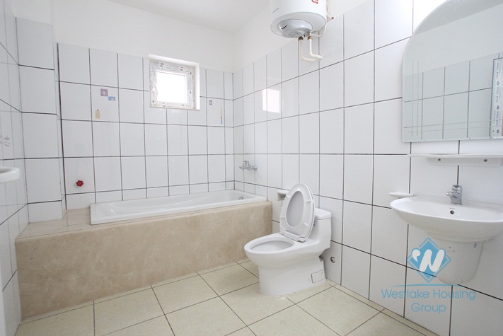 Nice and lake view serviced apartment  for rent in Quang An Street, Tay Ho District, Ha Noi 